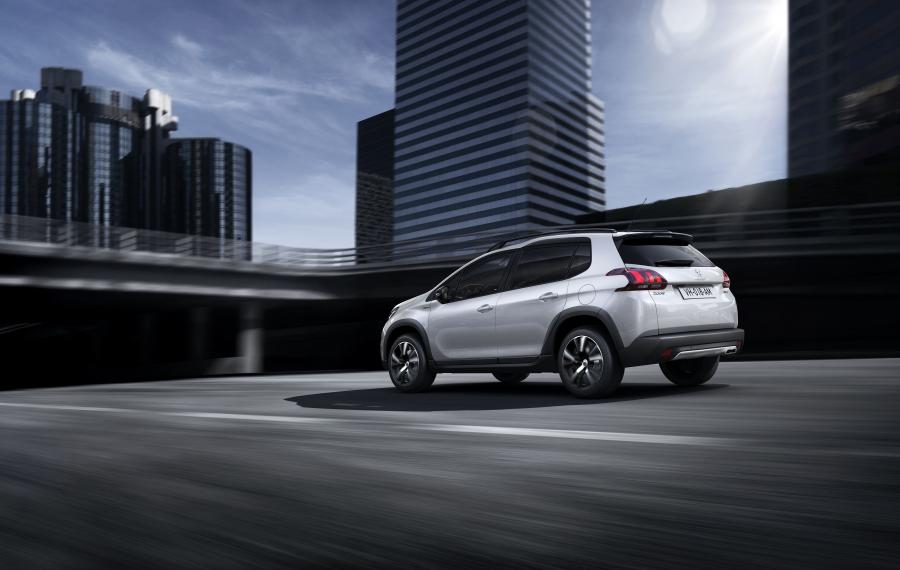  Peugeot 2008 GT Line 2016 года  (фото 23 из 42)